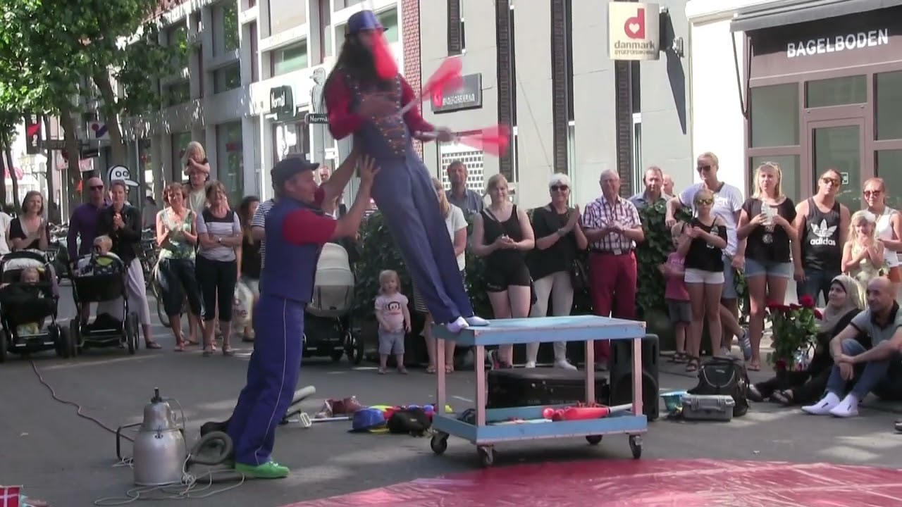 Gøglershow med Circostancia (Jon G. Lør og Mr. Toons) fra 2015.