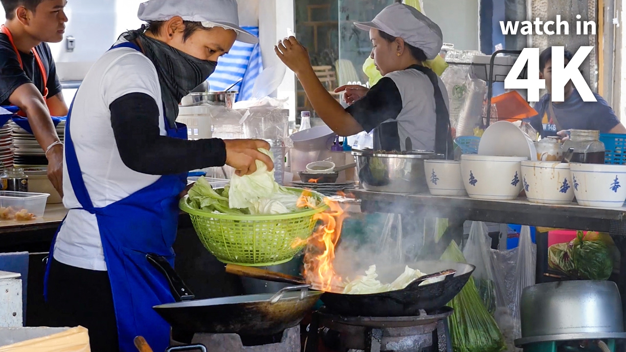 Thai Street Food of Your Dreams in Bangkok (ร้าน หน่องริมคลอง) - Giant Pad Kee Mao Crab!