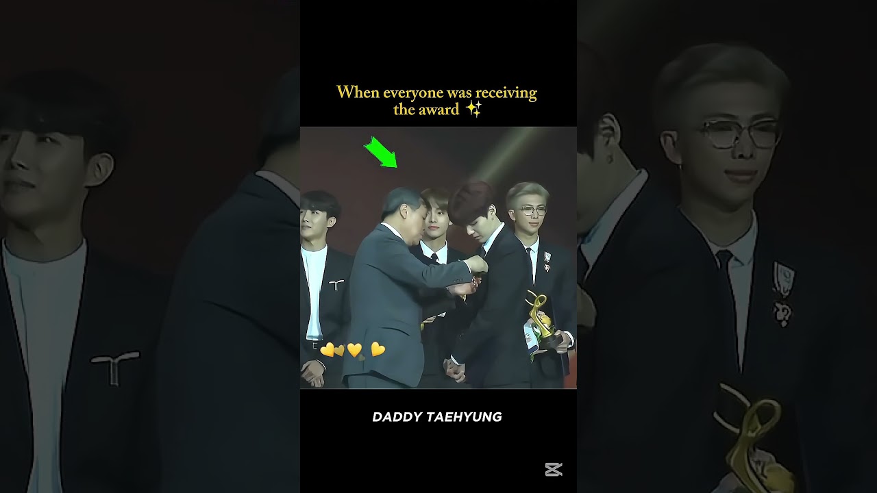 Namjoon was feeling so proud when jk received the award ✨