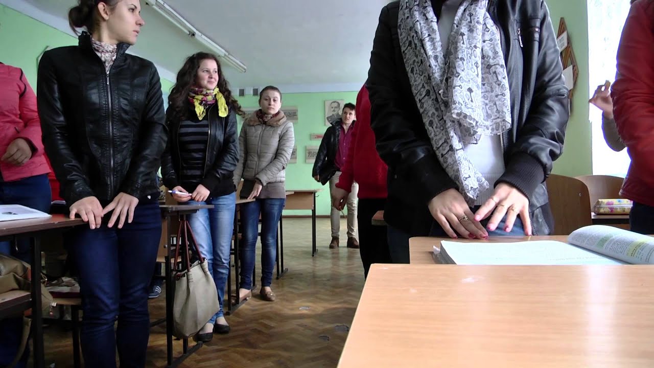 Clasa a XII ,,B`` Umanist.Costesti,Riscani.La multi ani dragi profesori.Parodie.