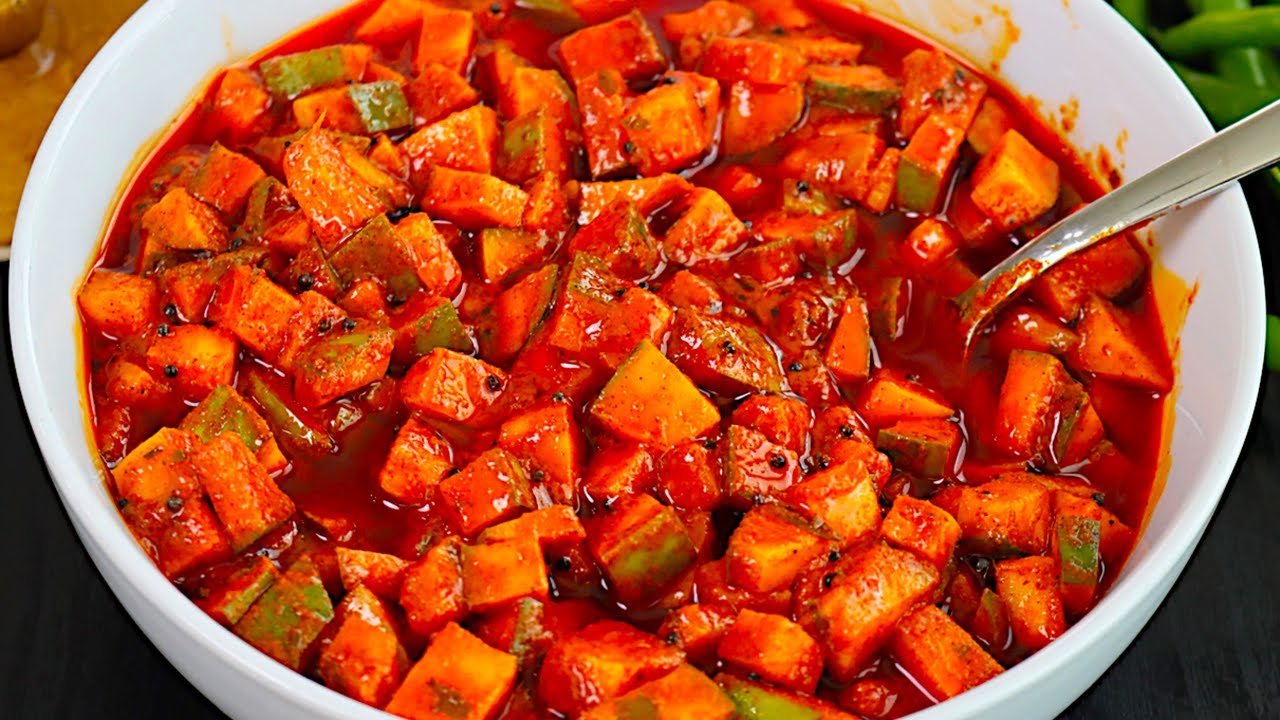 மாங்காய் ஊறுகாய் சுவையா இப்படி செஞ்சு பாருங்க /mango pickle recipe in tamil /mangai oorugai in tamil