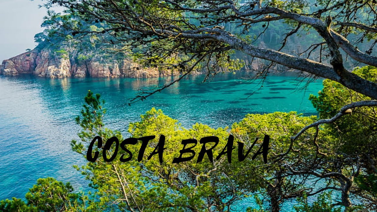 Walking Pineda de Mar beach, Costa Brava, Spain 4K hdr 60fps