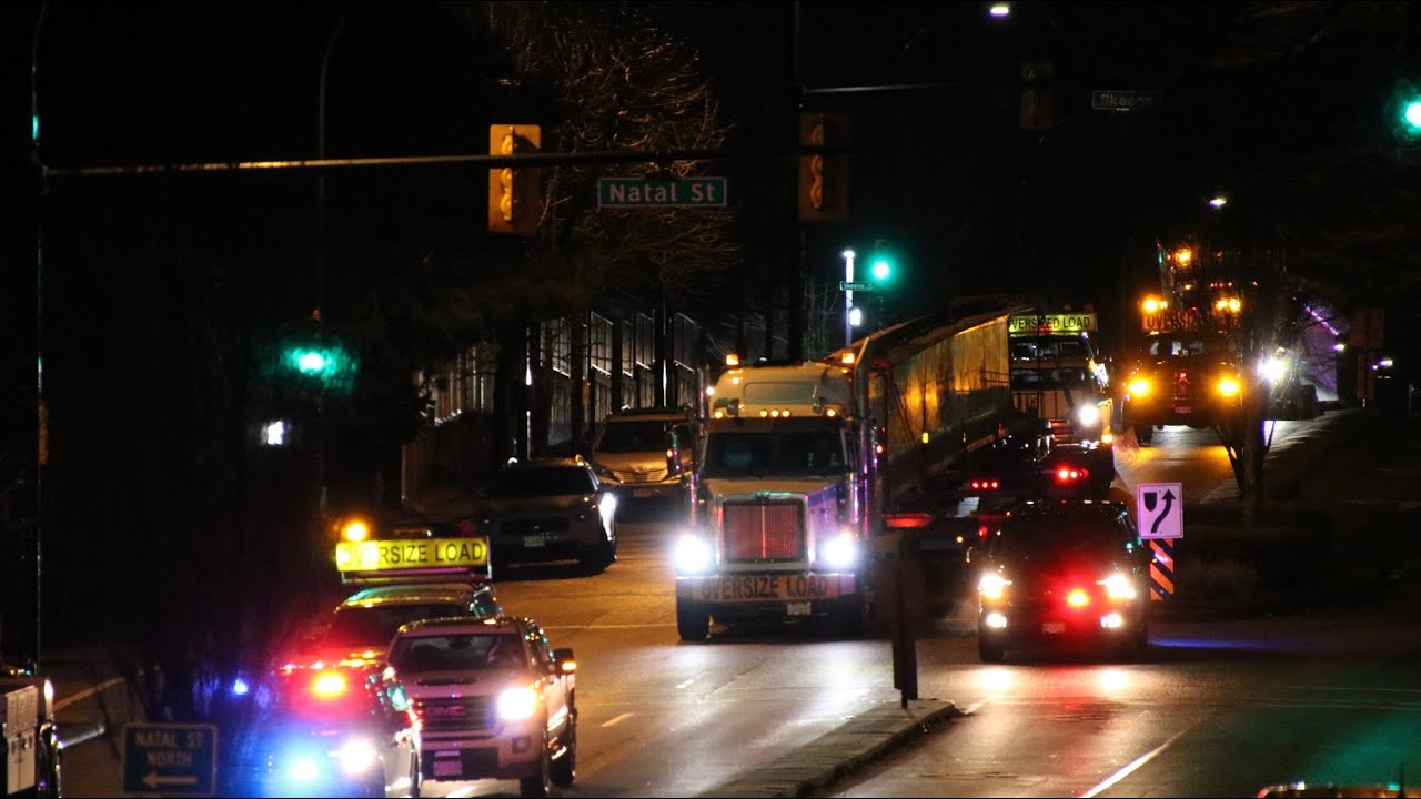 Police Escort Massive Oversized Load Vancouver