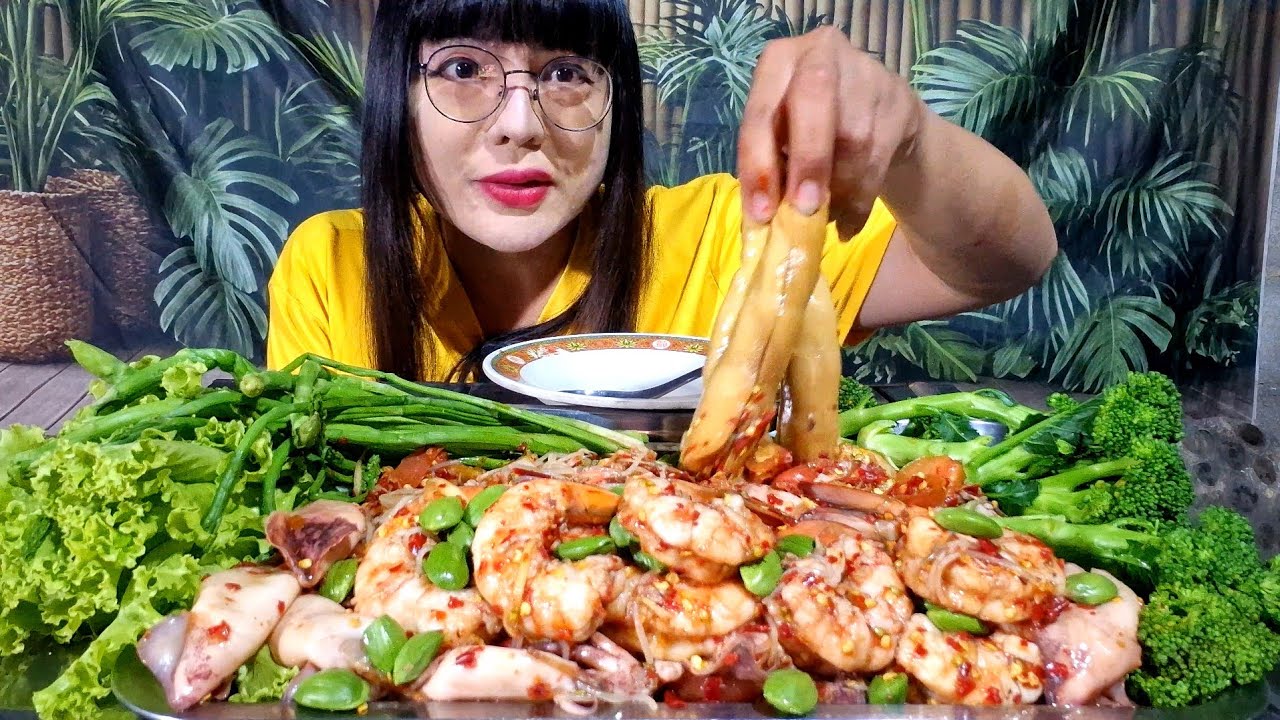 ตำซั่วกุ้งสุกปลาหมึกเผ็ดๆ