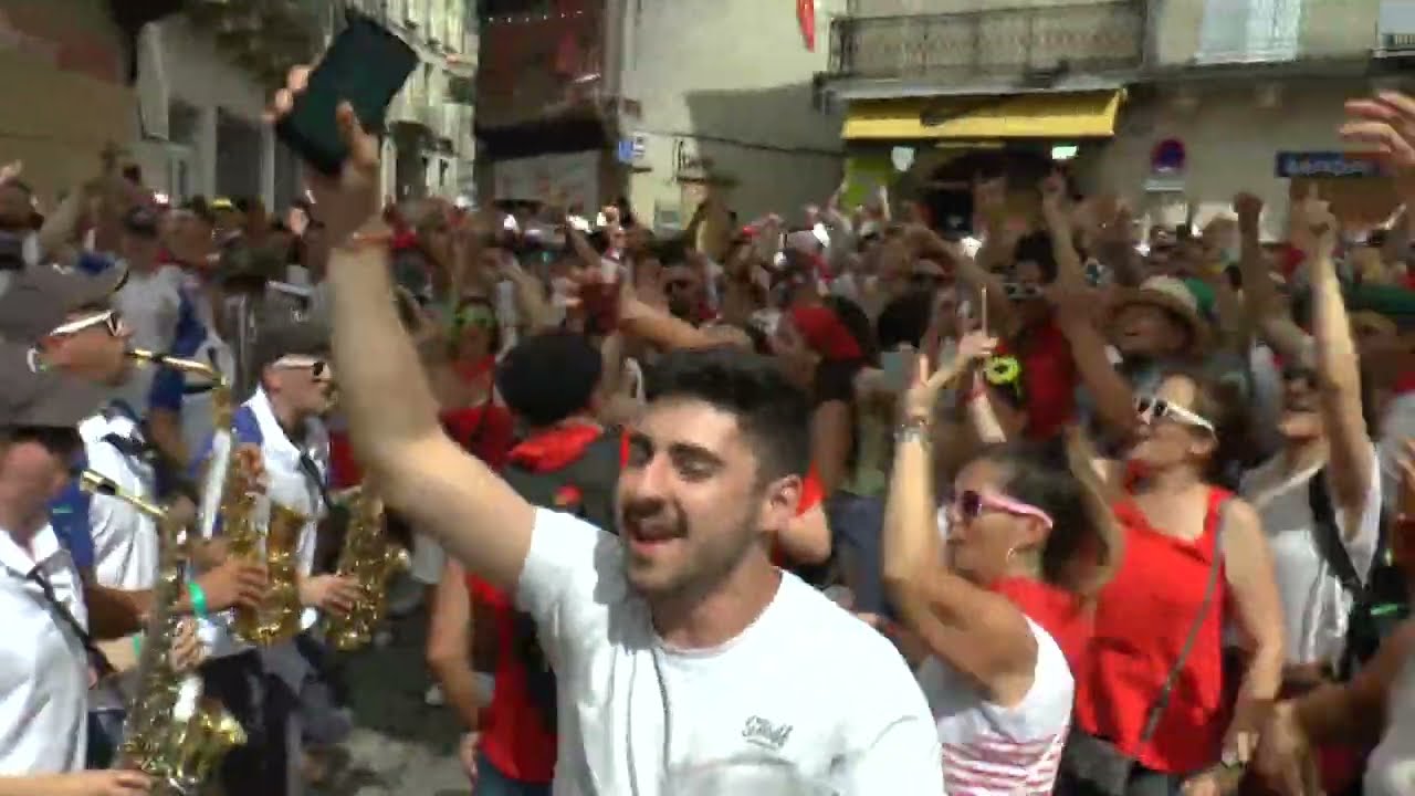 FREED FROM DESIRE par la banda LES VERRES LUISANTS , place du Lion d'Or, CONDOM 2022