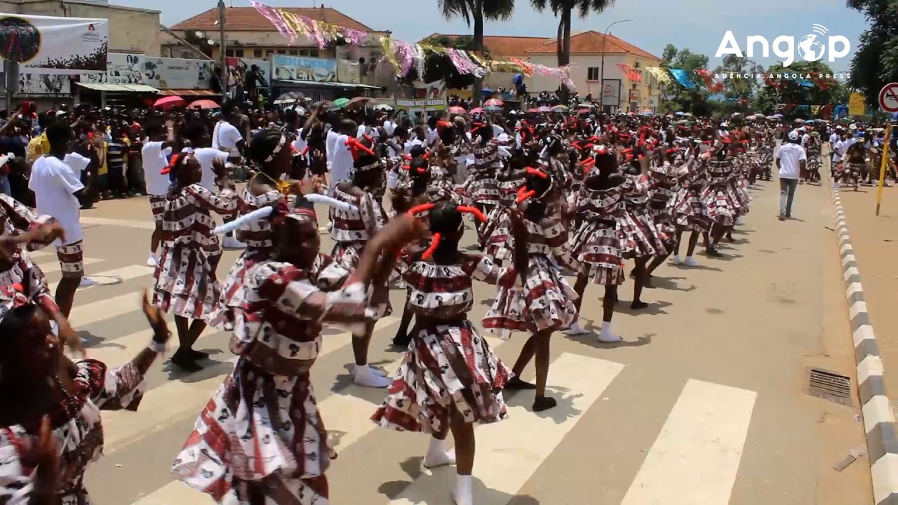 Grupo Pau Preto de Milunga vence desfile provincial no Uíge