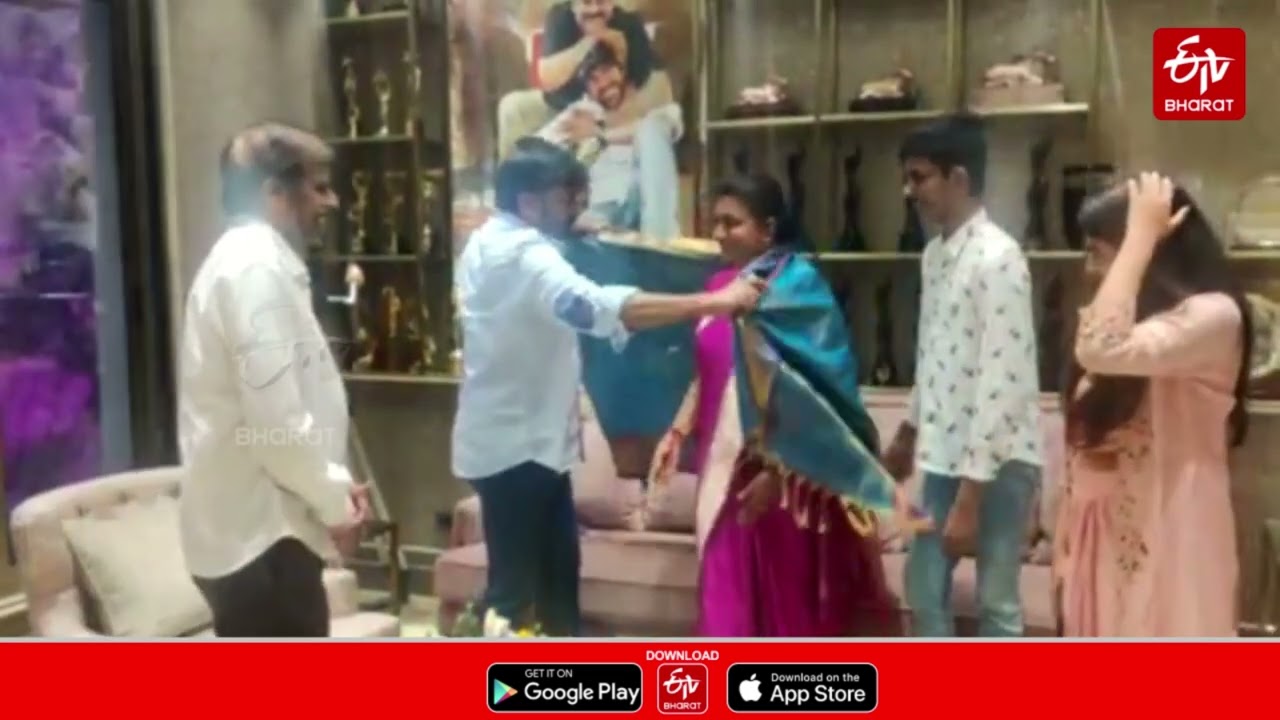 మెగాస్టార్ తో మినిస్టర్ రోజా || ycp minister RK Roja met Megastar on Acharya release day