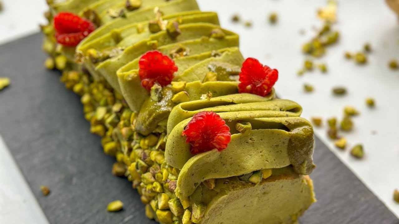 G&acirc;teau roul&eacute; pistache