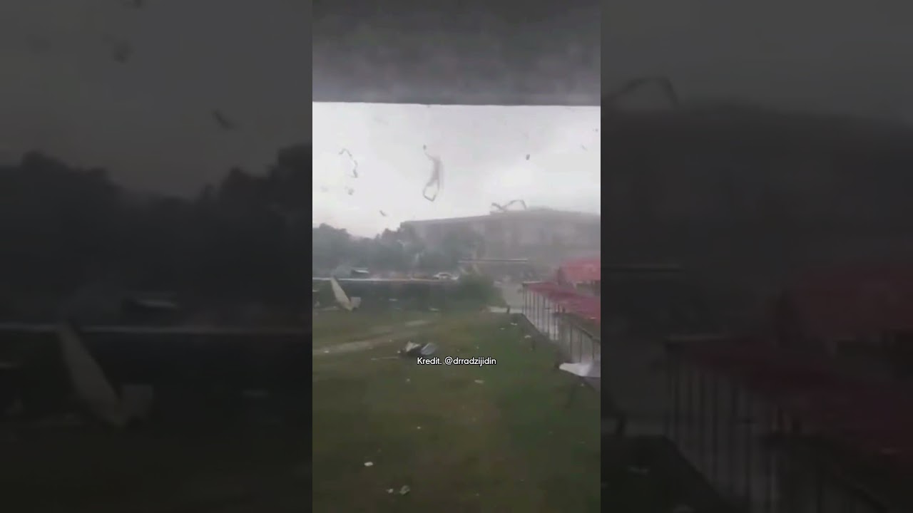 #drradzijidin | Sekolah lagi ❓Ribut melanda kawasan Sijangkang Jaya sebentar tadi.