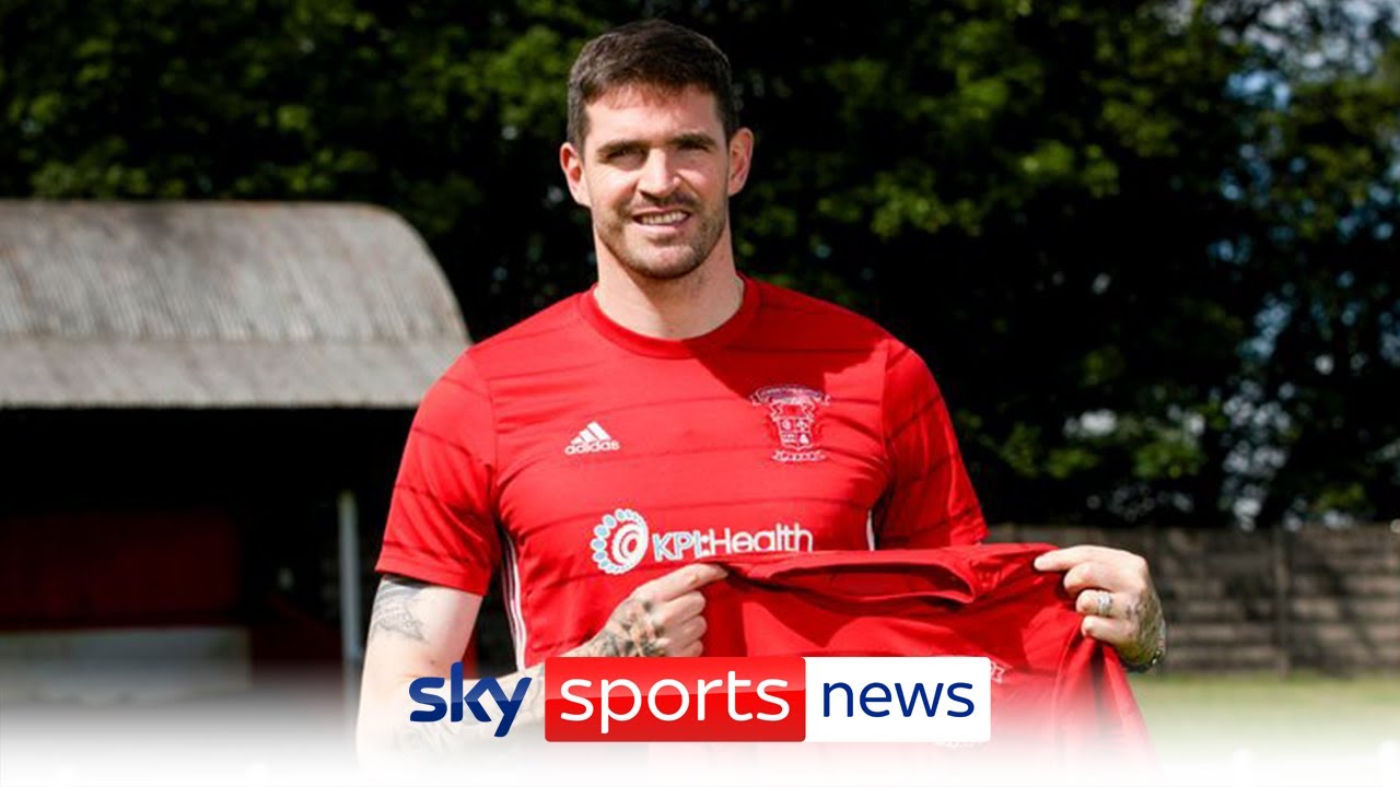 Kyle Lafferty says he turned down a move to the EFL to join 7th-tier Johnstone Burgh
