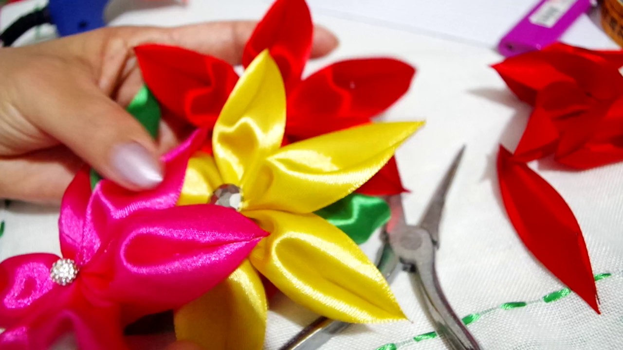 stella di natale  con nastro  tecnica kanzashi