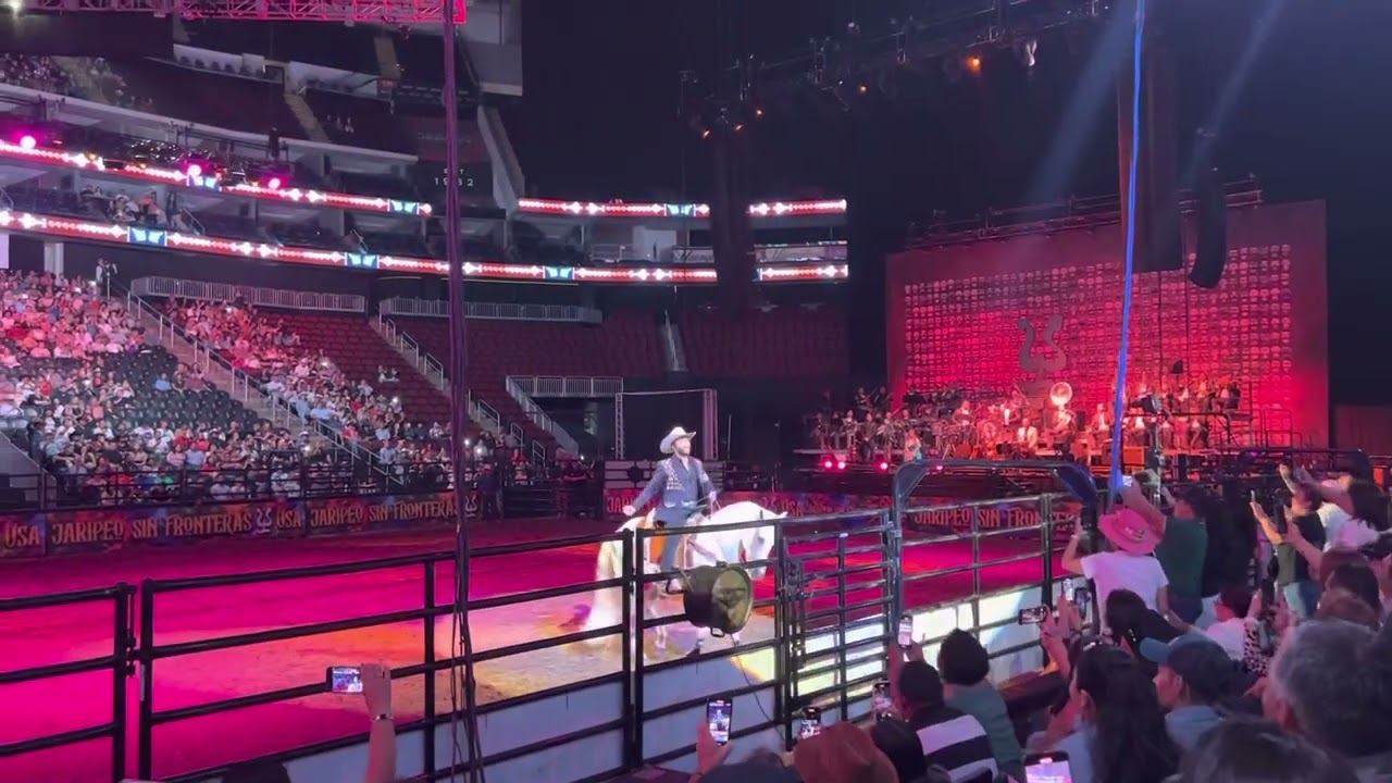 LAMBERTO QUINTERO EN LA VOZ DE LEONARDO AGUILAR EN JARIPEO SIN FRONTERAS