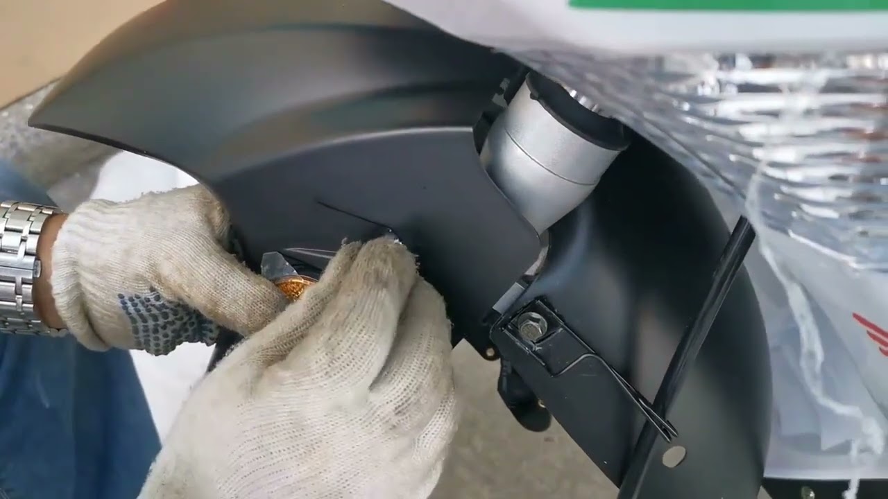 X-PRO  MC-N023 / BD150T-2  150cc Scooter Assembly Video