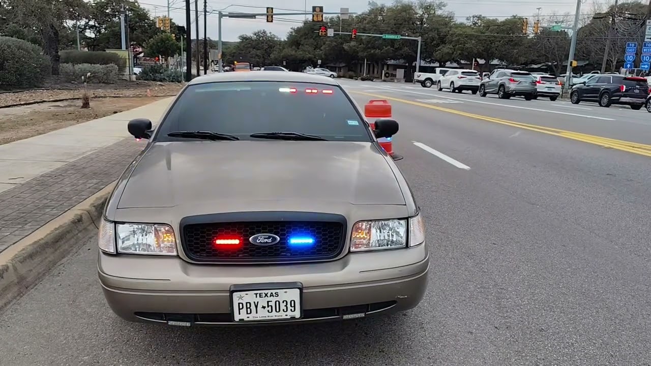 UNMARKED CROWN VIC