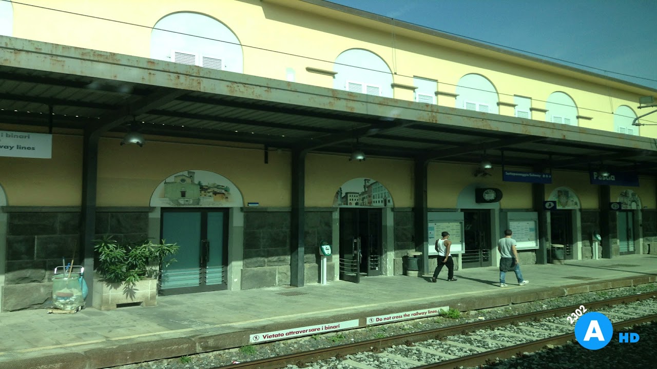 Annunci alla Stazione di Pescia