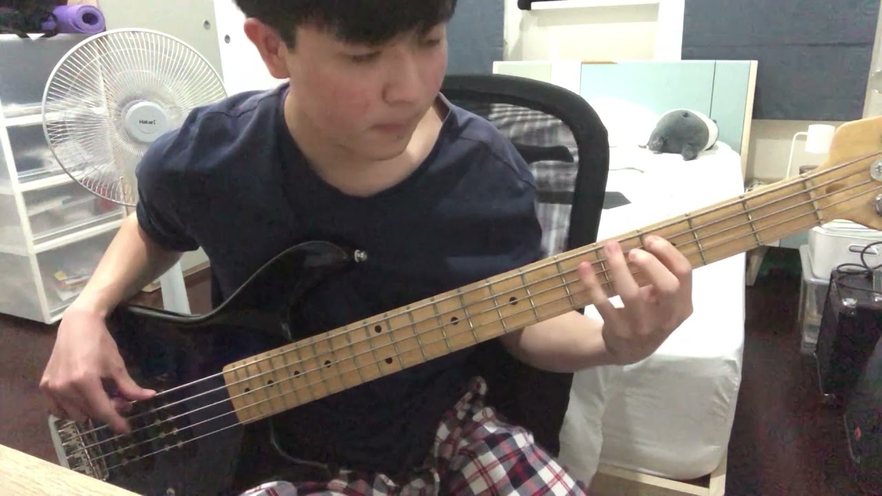 Hello - ADELE (FLR Version) Bass Cover by NineJulek