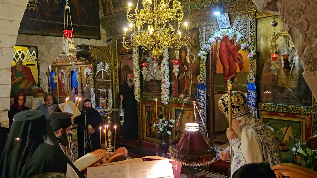 Сретенские свечи и хлеба - храмовый праздник в монастыре Сретения Господня