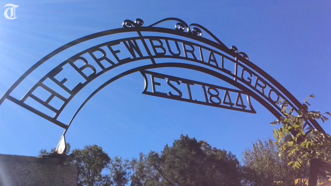 Allman Brothers graves a short walk from axe murder victims