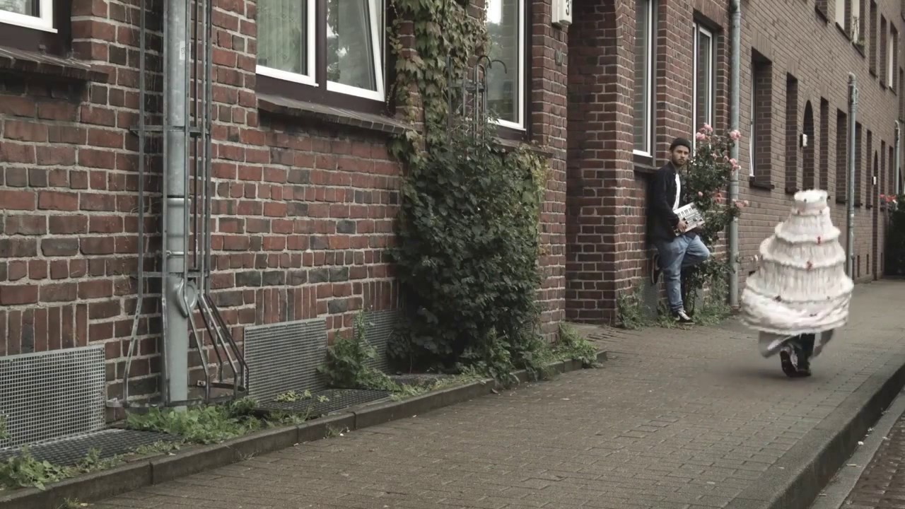 Katharina Oberlik/School of Normal- Episode 2 /New Hamburg und ghettoakademie