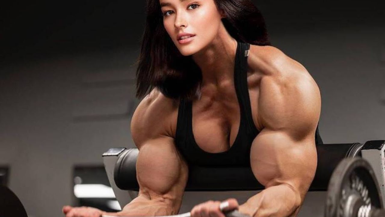 HULK FEMALE BODYBUILDER | CARLA MARIA | IFBB PRO FBB | HER BICEPS SHOW
