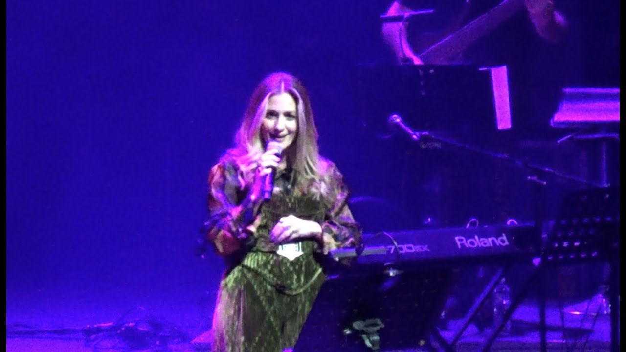Η φλόγα - Νατάσσα Μποφίλιου - Christmas Theater 2023