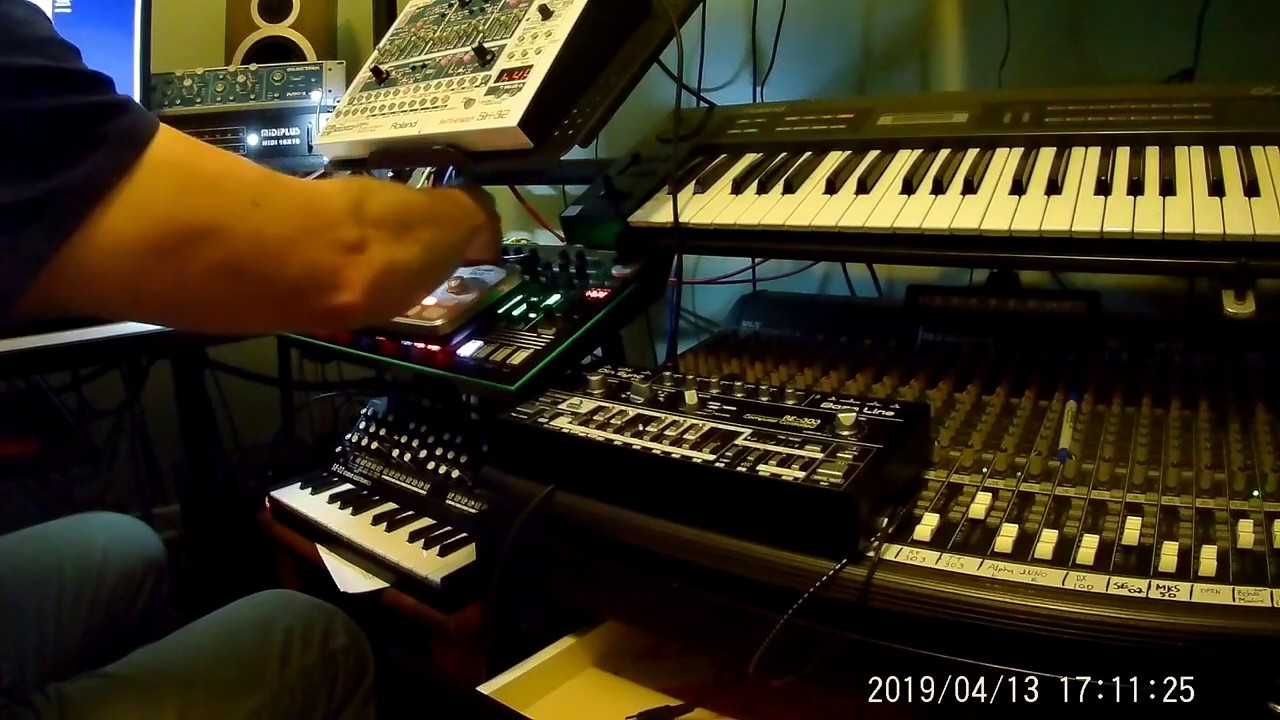 RE-303 vs. TT-303(mk2) Sound Comparison (hd audio)
