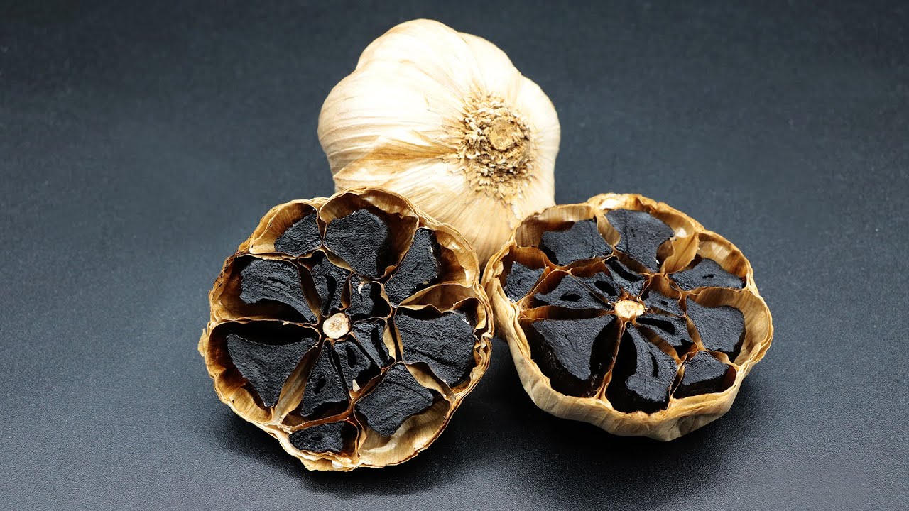 Recette de la crème d'ail noir au romarin
