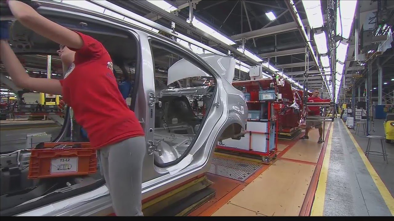 GM announces plant closures causing job layoffs
