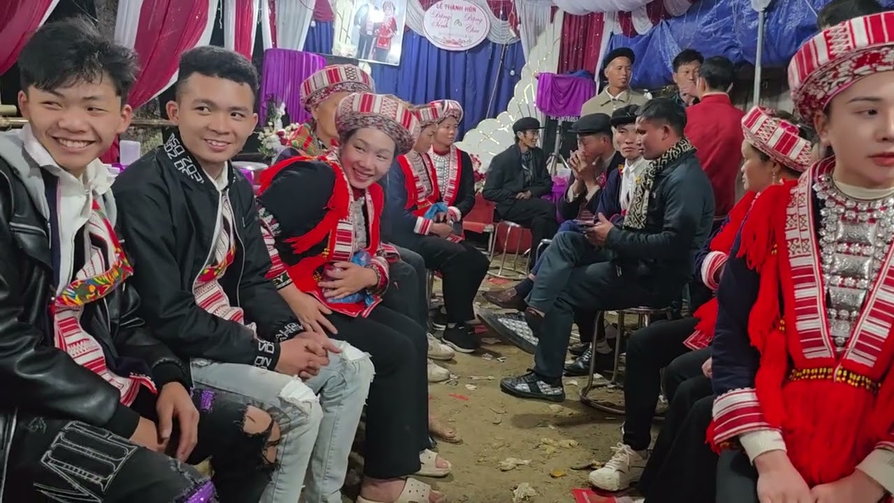 Páo dung ra cửa chia tay đ cưới