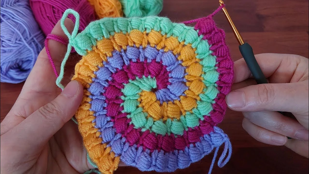 Wow: How to Crochet a Colorful Spiral Knitting Pattern - A Project to Brighten Your Neighbors' Day!