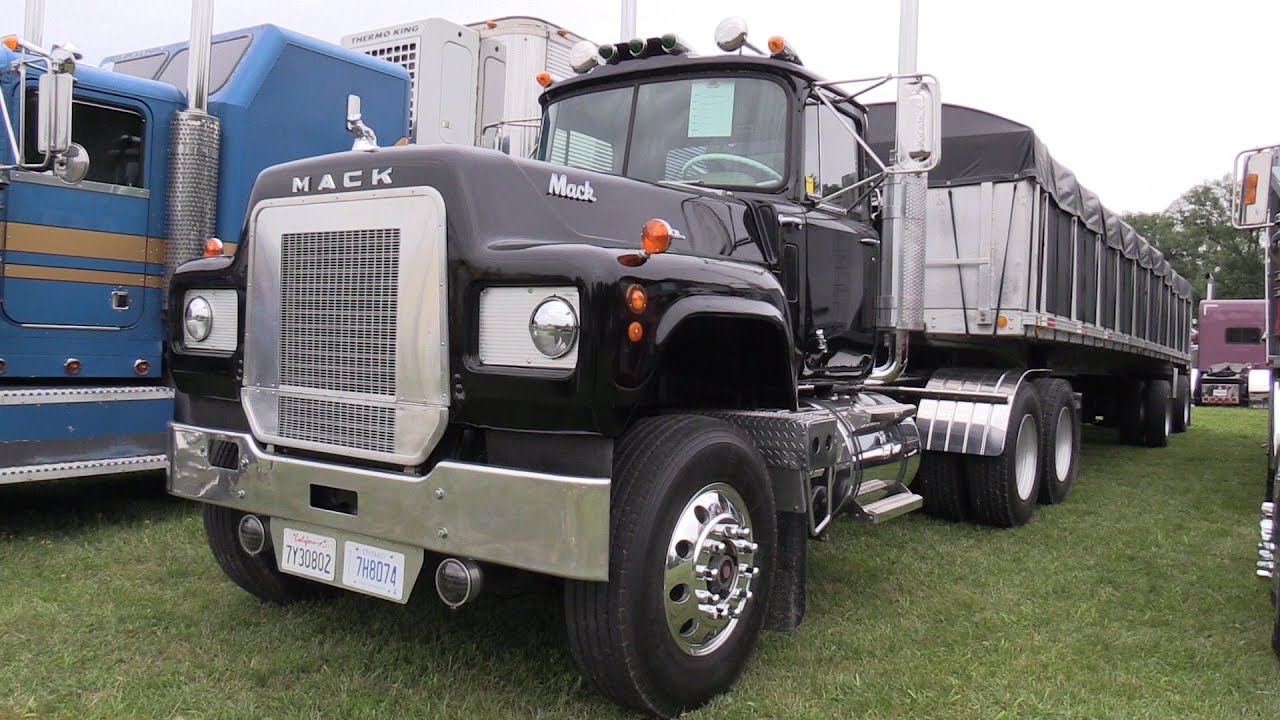 1970 Mack RL700 Tractor Tour