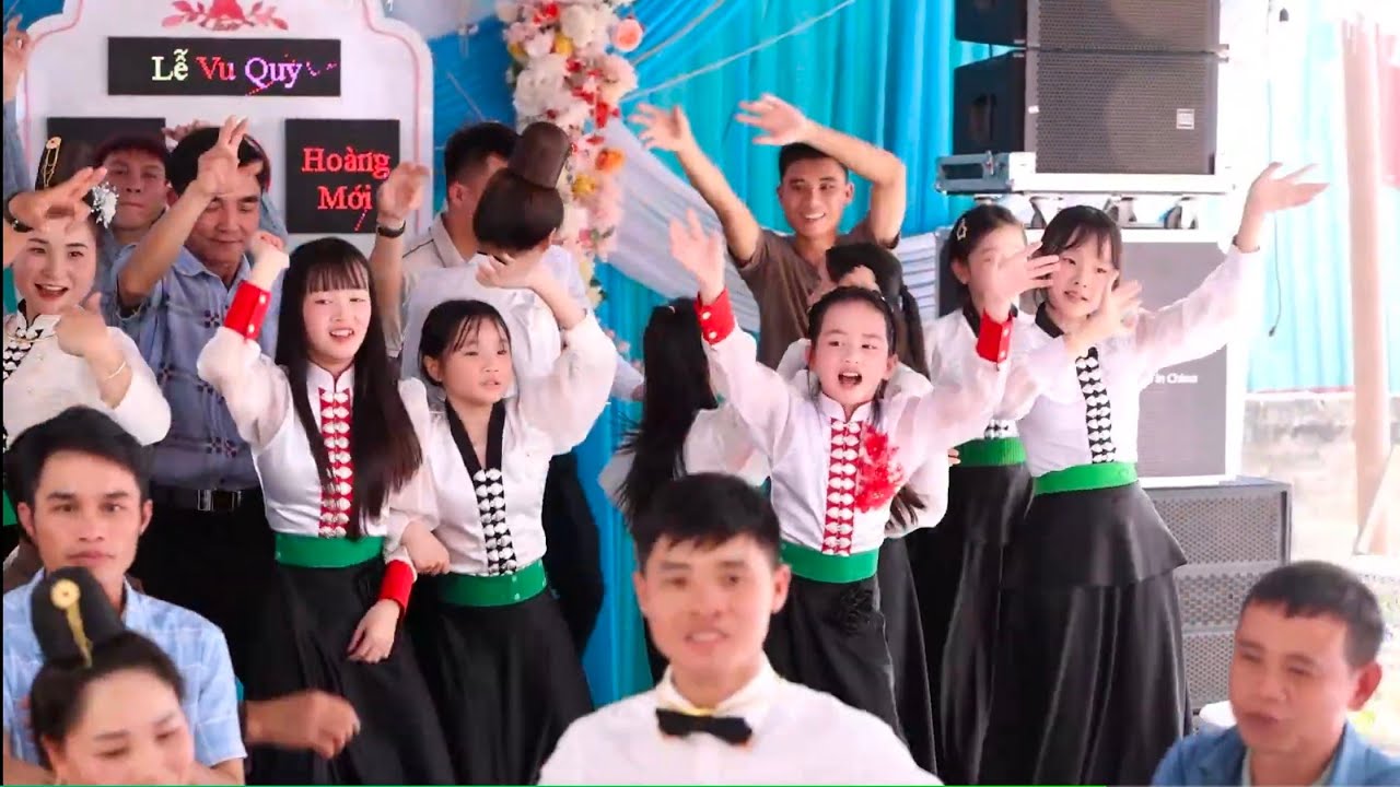 Anh Chị em Nà Sáy nhảy cực bốc tại Vu Quy Thị Vân//Hoàng Mới ngày 16/3/2026
