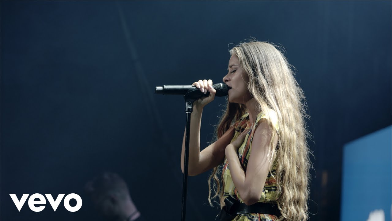 Cami - Más De La Mitad (Live)