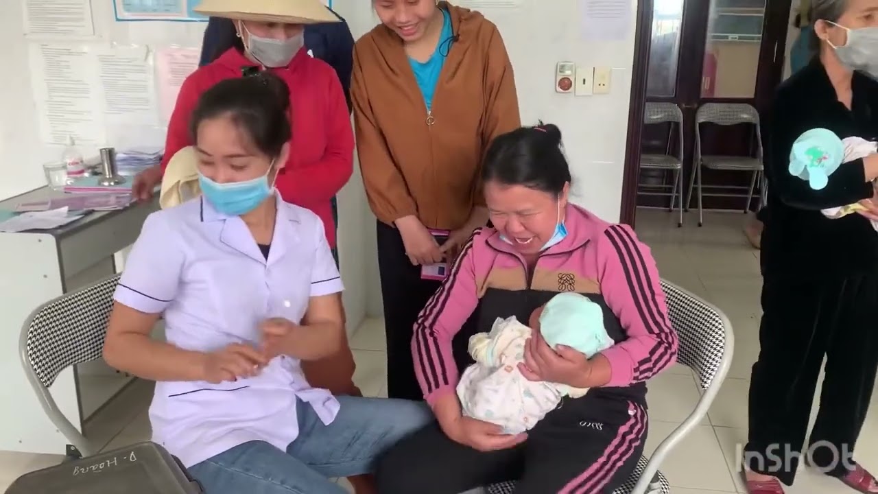 Bambi 1 tháng tuổi như này này
