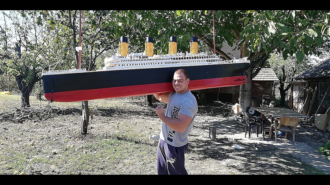 Self made TITANIC model with LIGHTS and SMOKE!