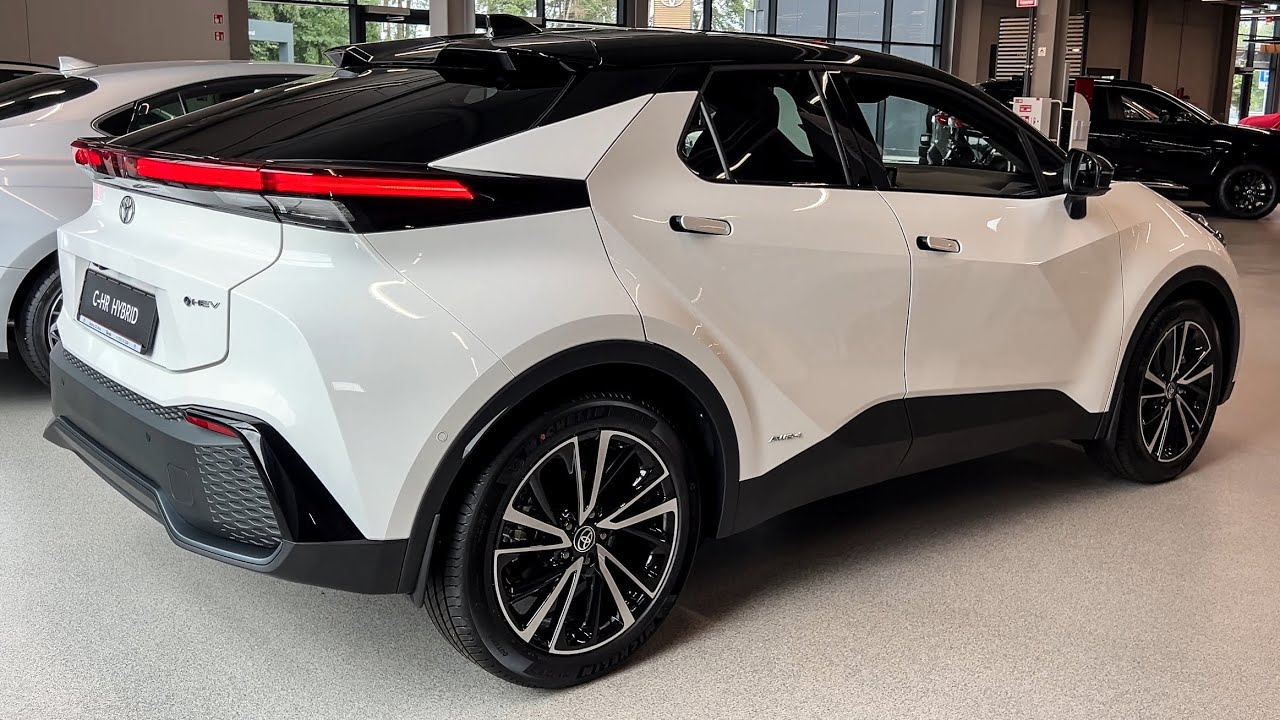 2025 TOYOTA C-HR LUXURY - INTERIOR AND EXTERIOR WALKAROUND 4K