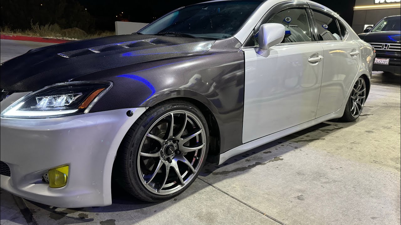 Установка регулируемых амортизаторов на Lexus IS250/350 2006-2013 годов выпуска.