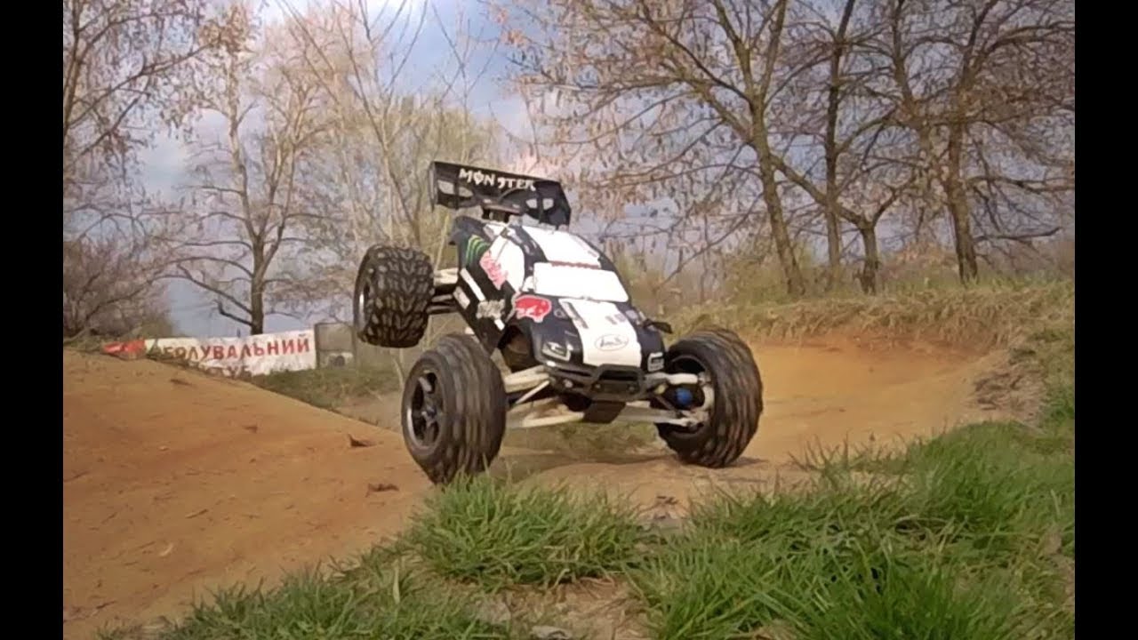 Traxxas E-Revo Brushless - Bashing in X-Park