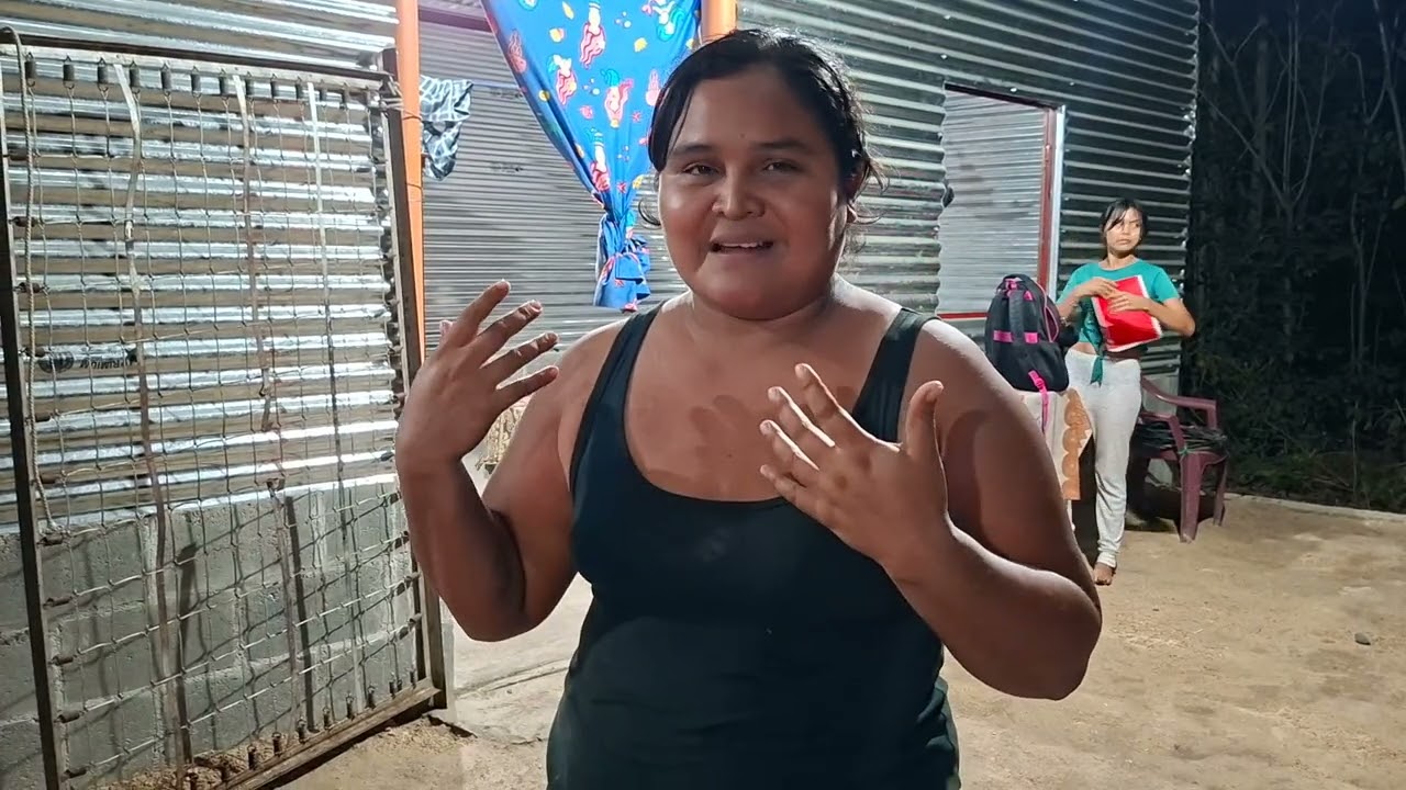 Doña maili muy agradecida porque se finalizó el proyecto de la luz. 