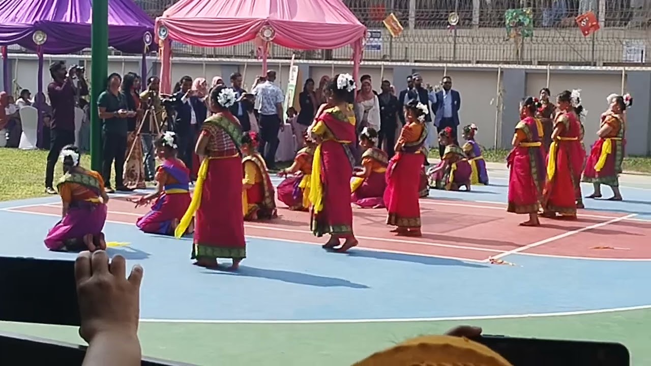 ও ও বাঁশি বাজে #dance #vlogwithsohelvillagelifestyleinbangladeshbeautiful #