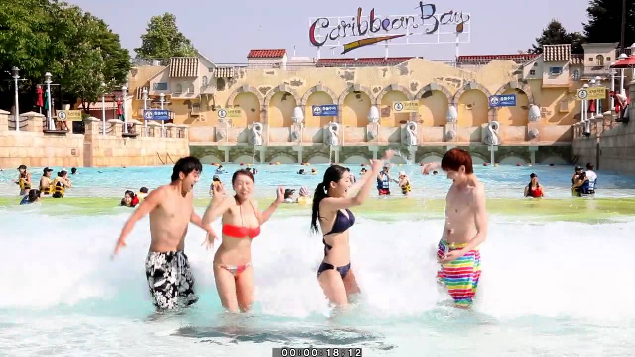 캐리비안 베이 파도풀 (Caribbean Bay Wave Pool)