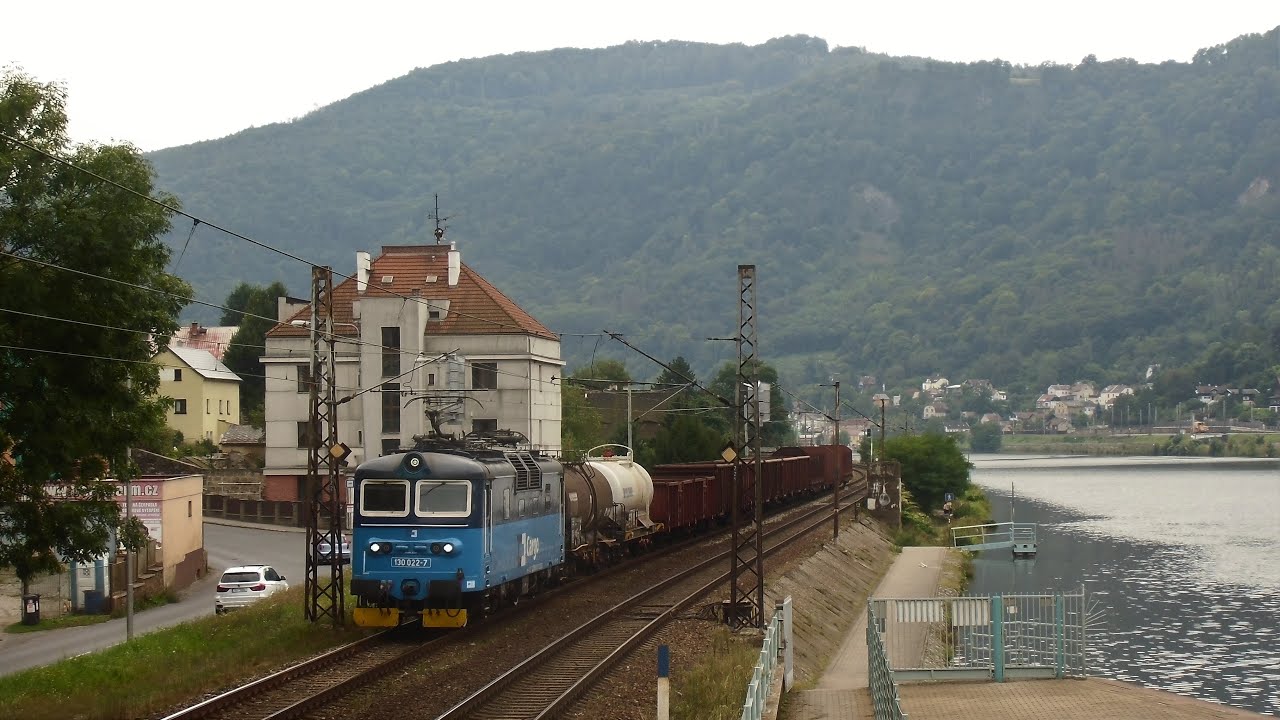 Bahnverkehr links und rechts der Elbe in Usti nad Labem, 15.9.`21 (RJ, BR 628, CDC 123, 386 020...)