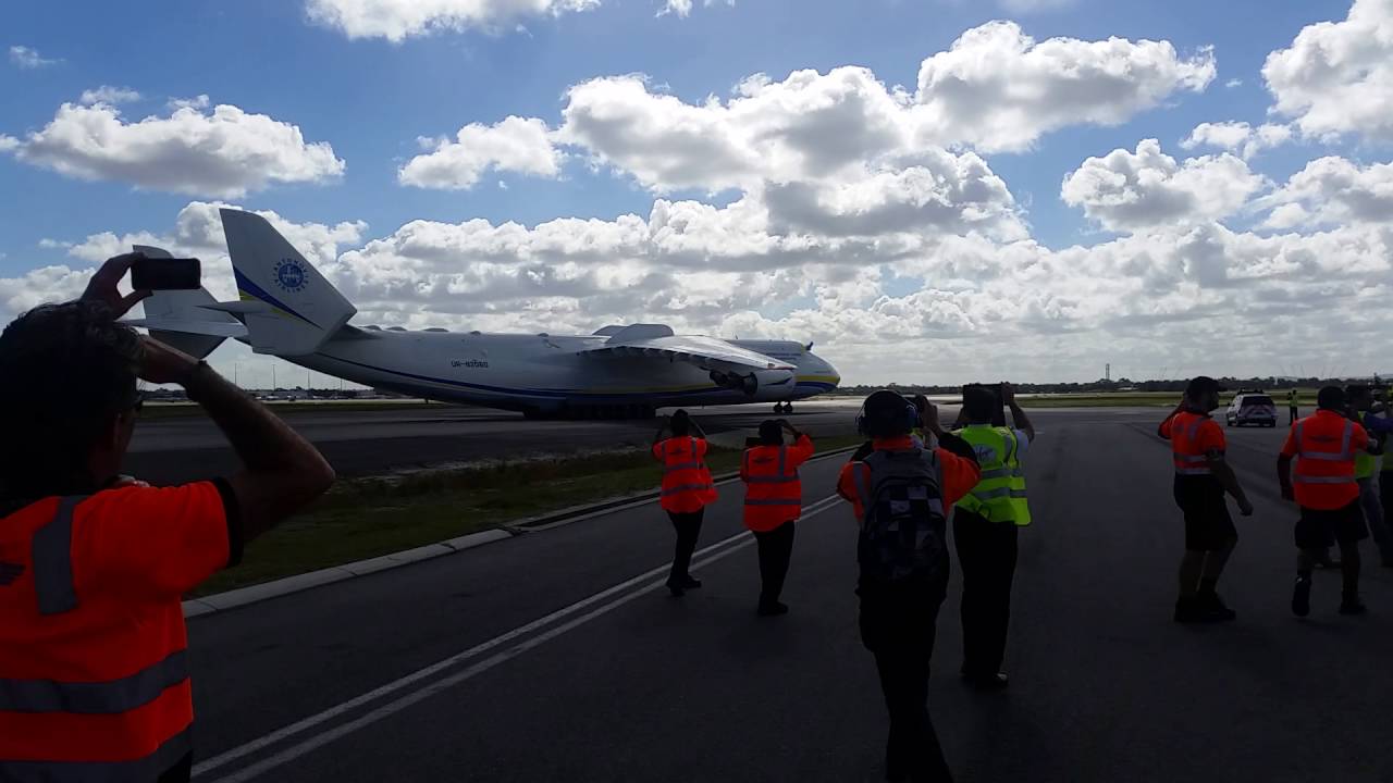 Antonov 225 taxiing in Perth air side