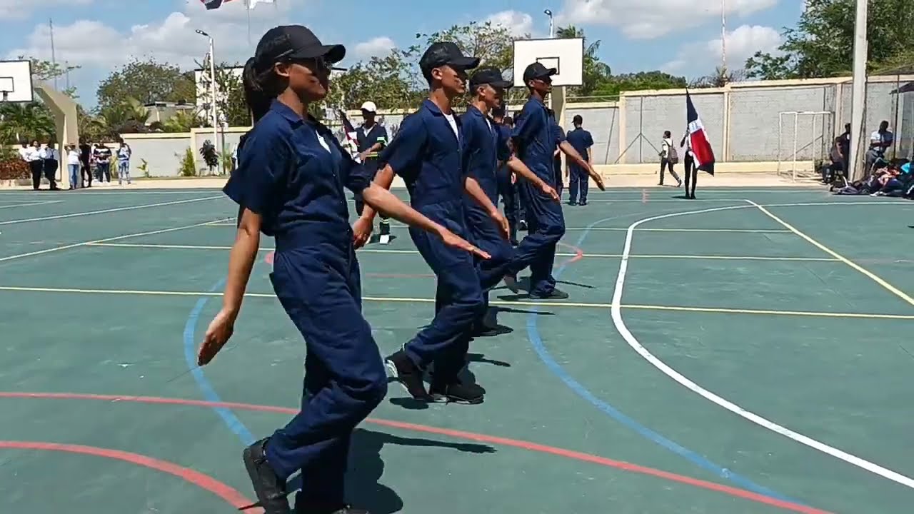 Marcha Escolar con Elegancia y Estilo MEC
