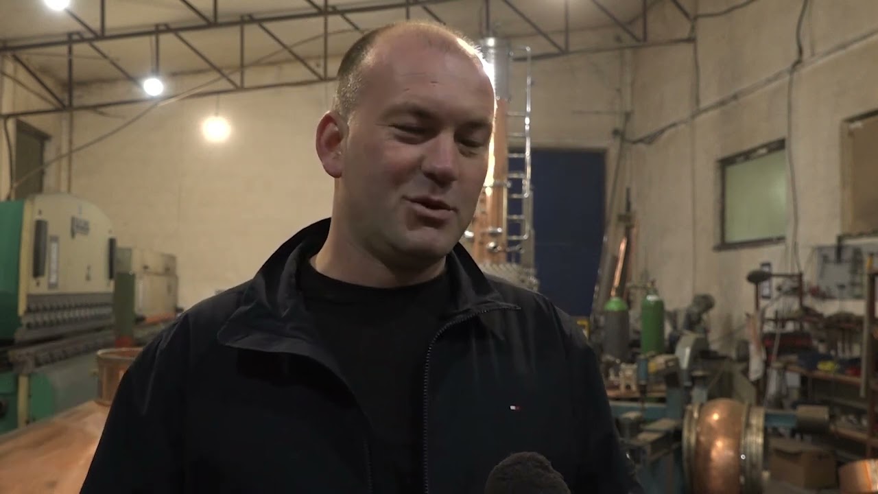 ČAČAK 11.11.2024. Milan Čvrkić iz Trbu&scaron;ana jedini proizvođač kazana za rakiju na području MO