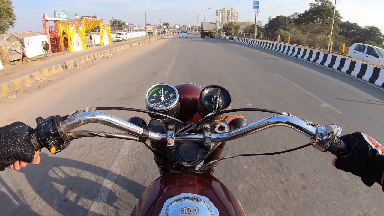 TOOK HER FOR A CHAI RIDE  - YEZDI ROADKING !