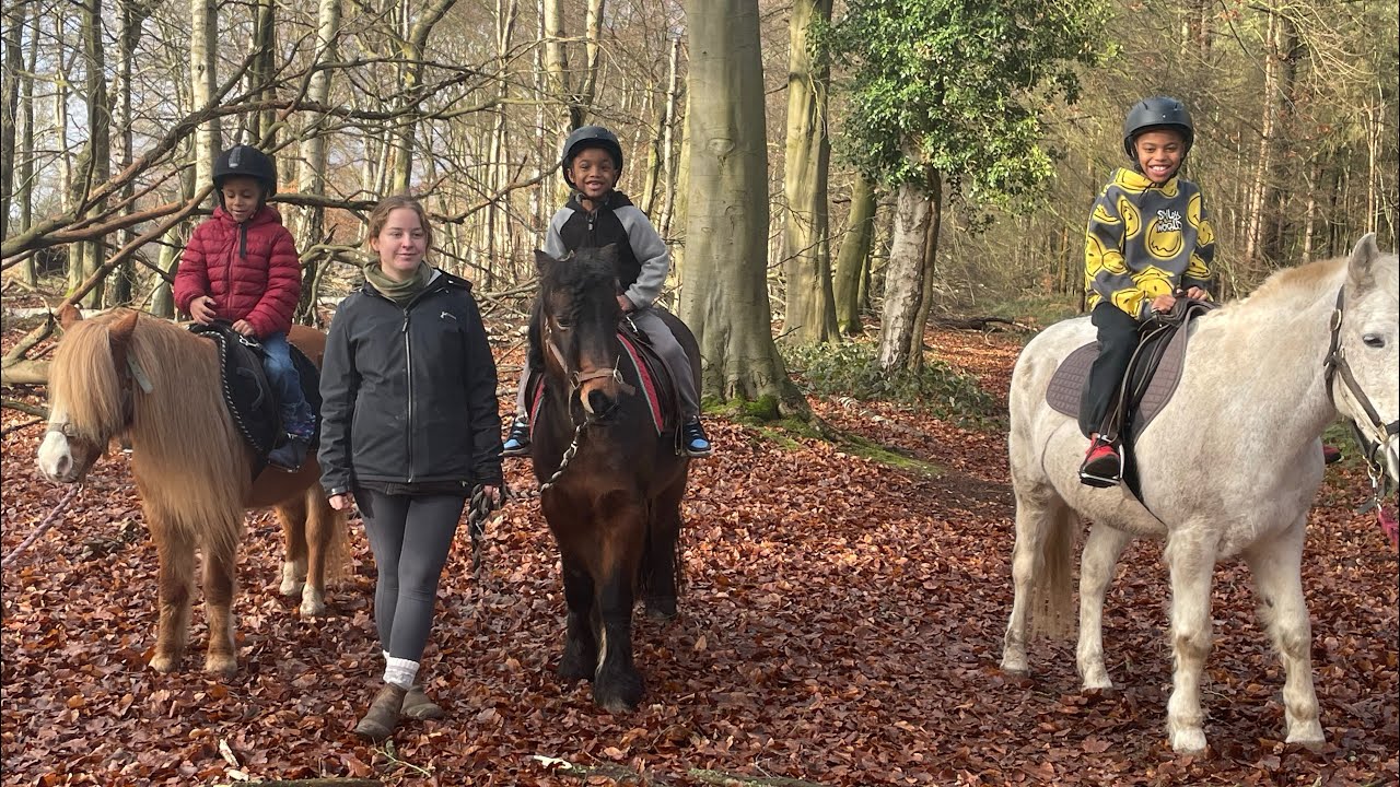 English Breakfast, Horseback Riding & Kingston Gets Glasses | Family Weekend Vlog