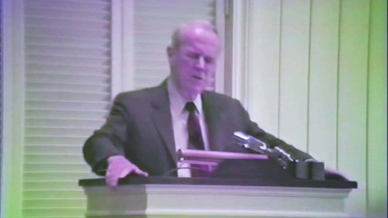Dr. S. Lewis Johnson 1 Corinthians 2:1-5  