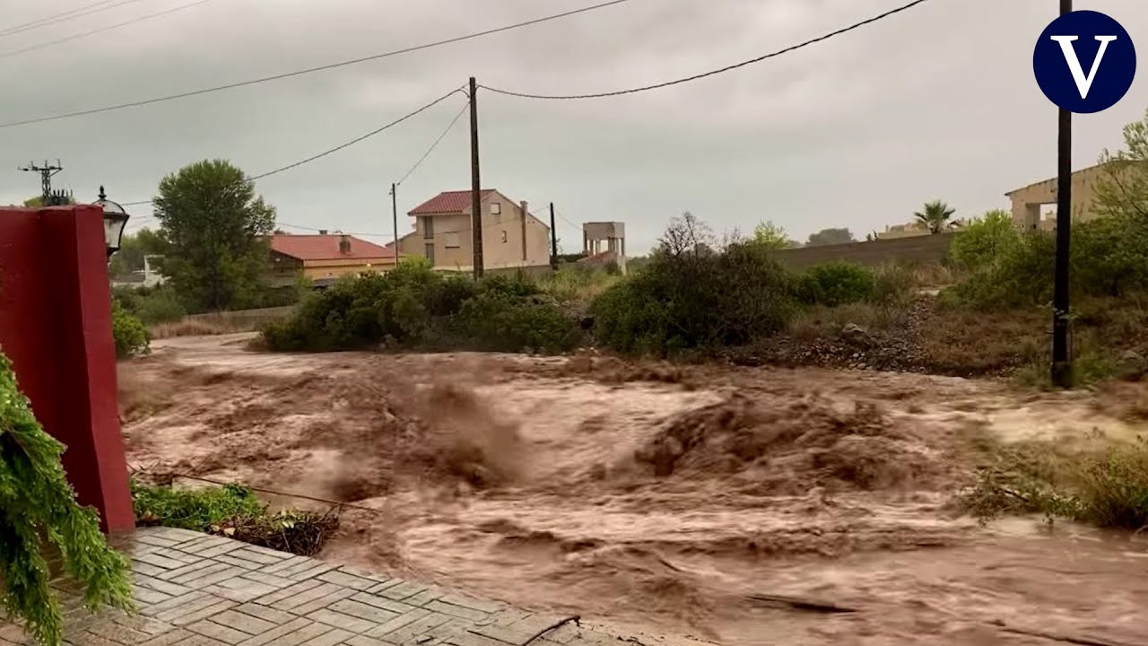 Las fuertes lluvias en España provocan inundaciones en el centro de Toledo