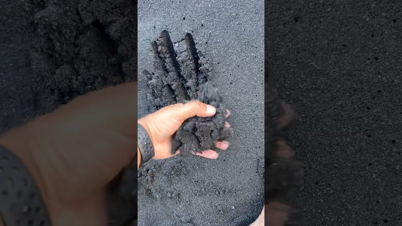 Black sand beach on Big Island, Hawaii #bigisland #blacksandbeach #kona #hawaii #traveltips